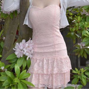 ✨SALE: 2 for 50% off!✨ Suzy Shier lace blush pink strapless dress - XS